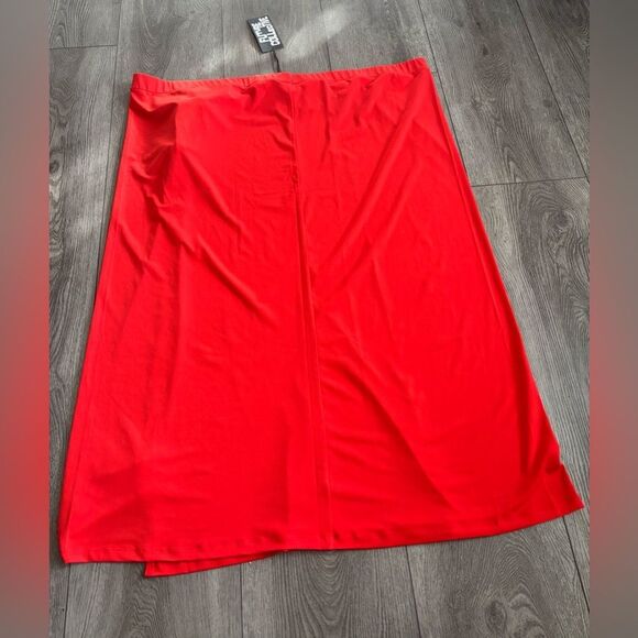 Future collective Elegant Red Skirt - Picture 2 of 6